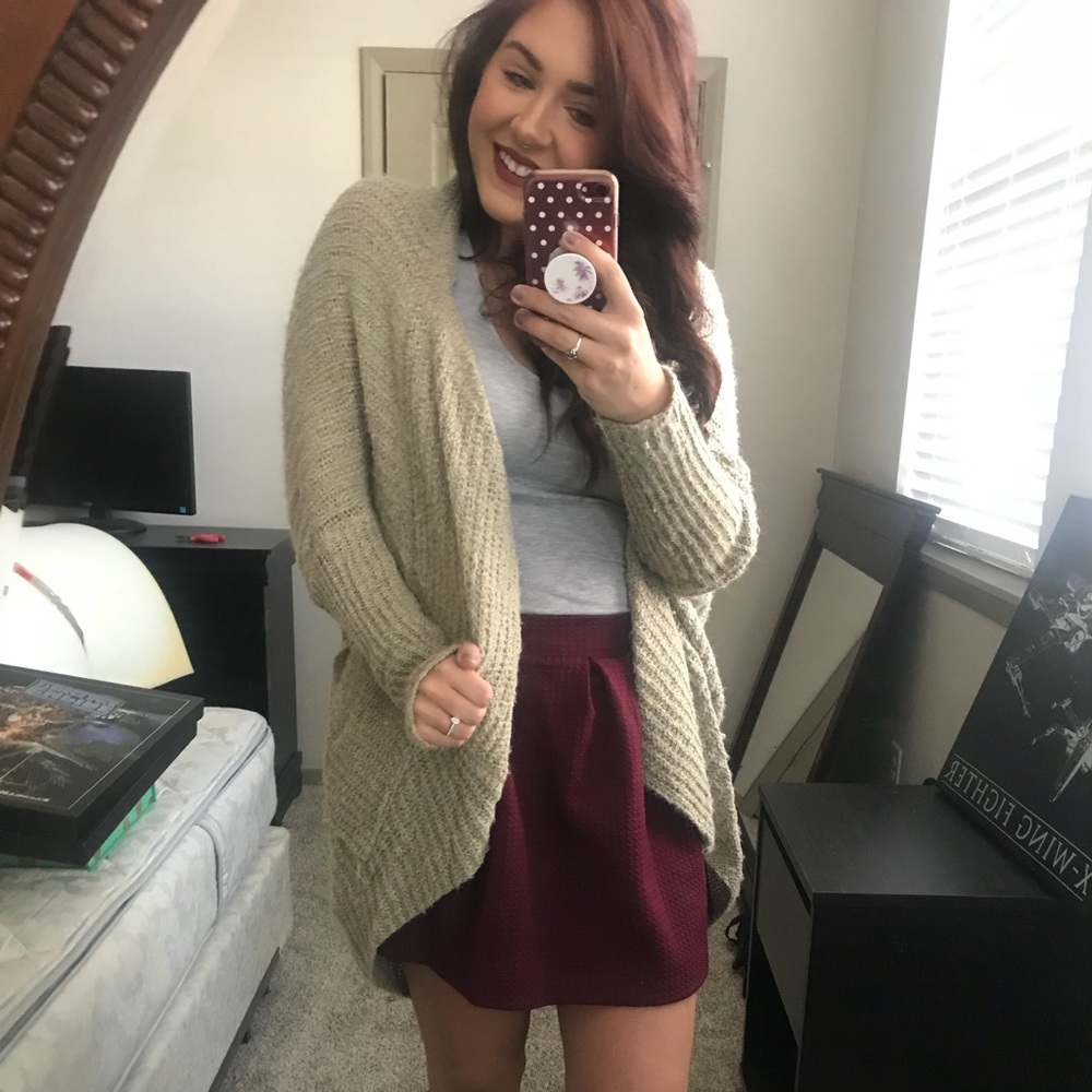 🍂Perfectly pleated maroon/burgundy skirt 🍂